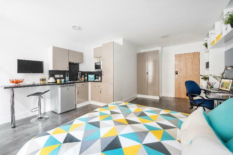 Destiny Student - Holyrood Hotel - Edinburgh — Photos 2