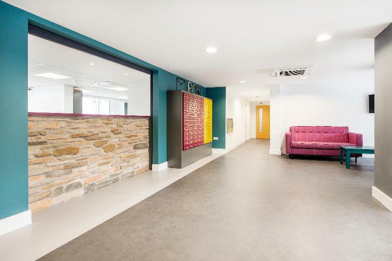 Destiny Student - Holyrood Hotel - Edinburgh — Photos 1